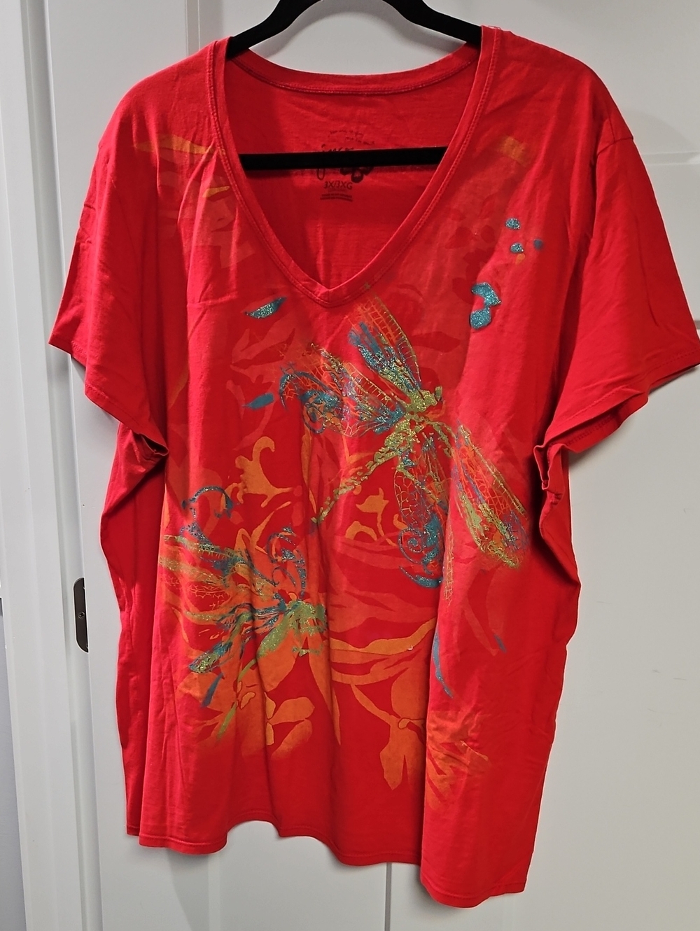 Just My Size Red V-Neck Dragonfly Floral Short Sleeve Tee